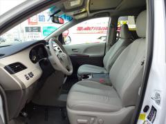 2013 TOYOTA SIENNA XLE