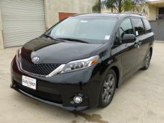 2016 TOYOTA SIENNA SE