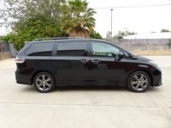 2016 TOYOTA SIENNA SE