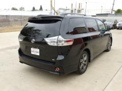 2016 TOYOTA SIENNA SE