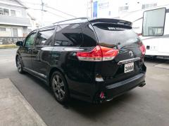 2011 TOYOTA SIENNA SE